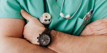 Featured image for: Your Step-by-Step Guide to Implementing AI in a Clinical Setting